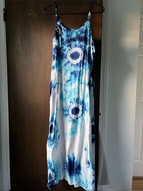 Flowy Blue Tie-Dye Midi Dress